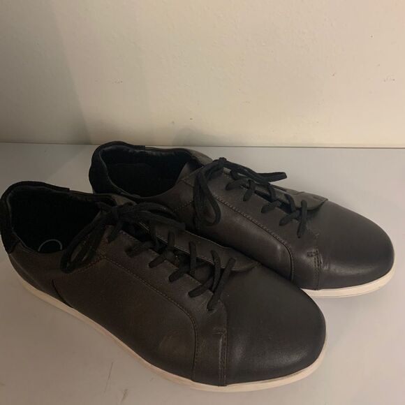 CALVIN KLEIN BROWN LEATHER SNEAKERS SIZE 11.5 - Picture 1 of 8